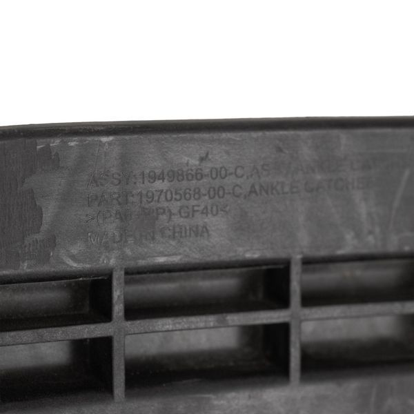 Нижний усилитель переднего бампера (сабля) Tesla Model Y Juniper 2025- (1949866-00-C) 2980406383 фото